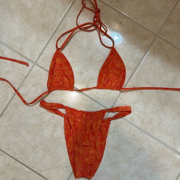 Gonza Riohacha Bikini - Picture 1 of 6